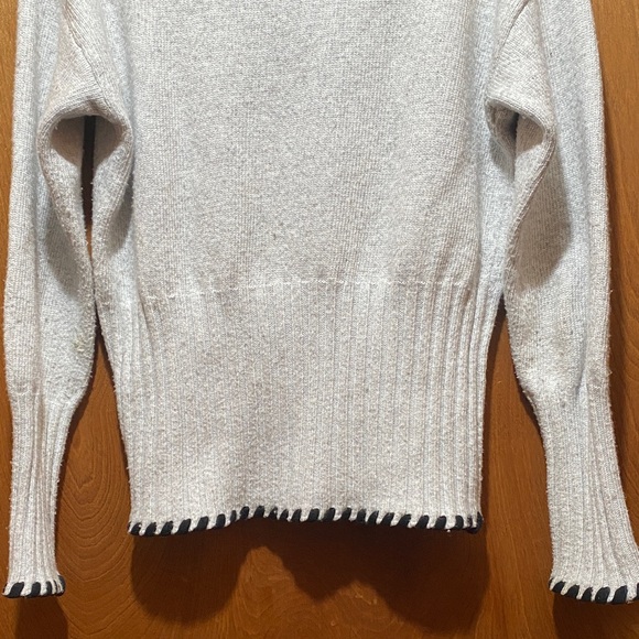 Chunky Viscose/Wool Blend Light Gray Turtleneck Cozy Knit Sweater - Picture 7 of 12